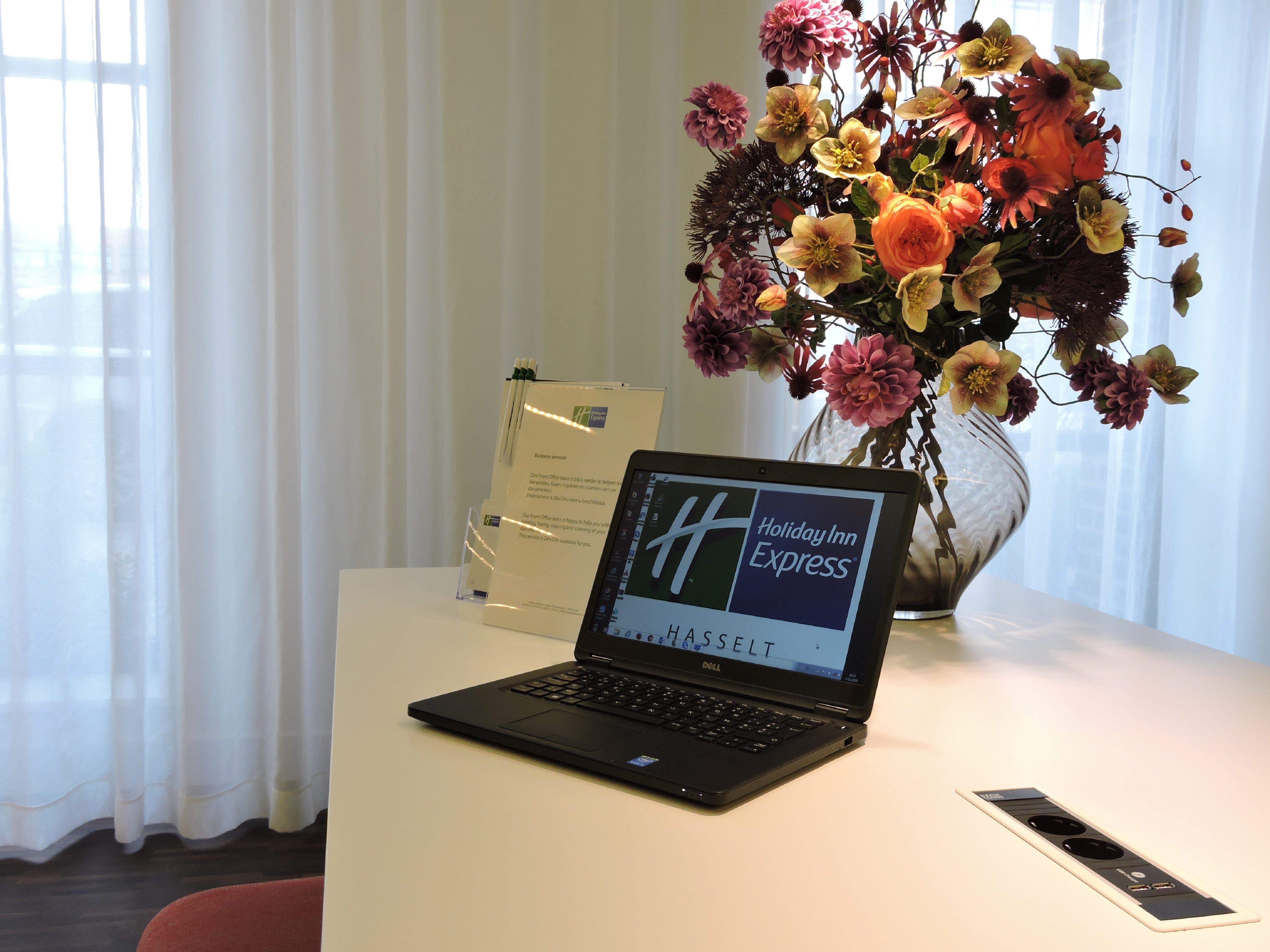 Holiday Inn Express Hasselt By Ihg Екстер'єр фото