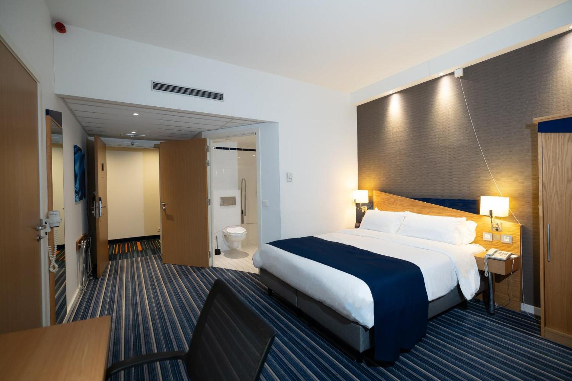 Holiday Inn Express Hasselt By Ihg Екстер'єр фото