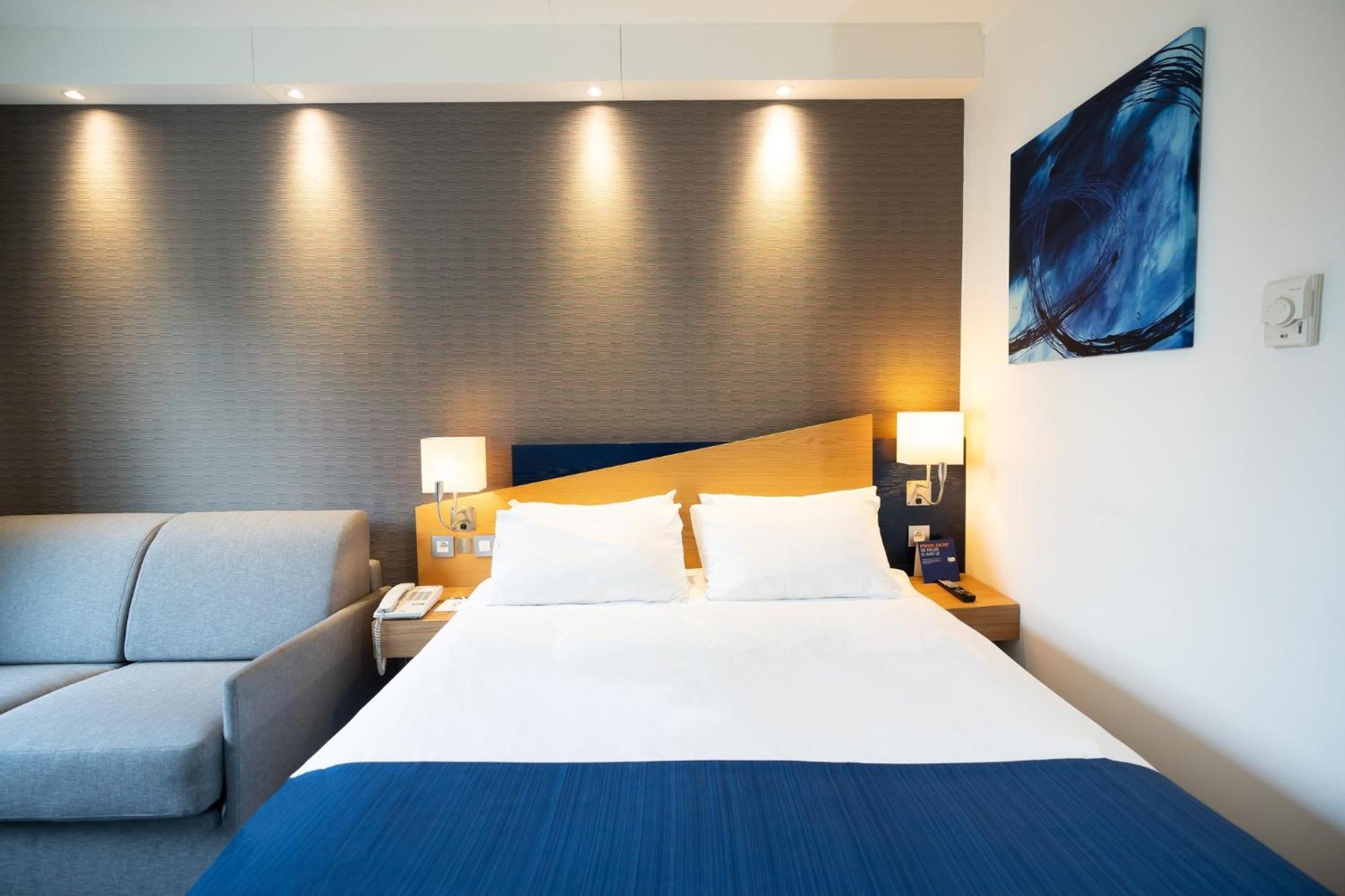 Holiday Inn Express Hasselt By Ihg Екстер'єр фото
