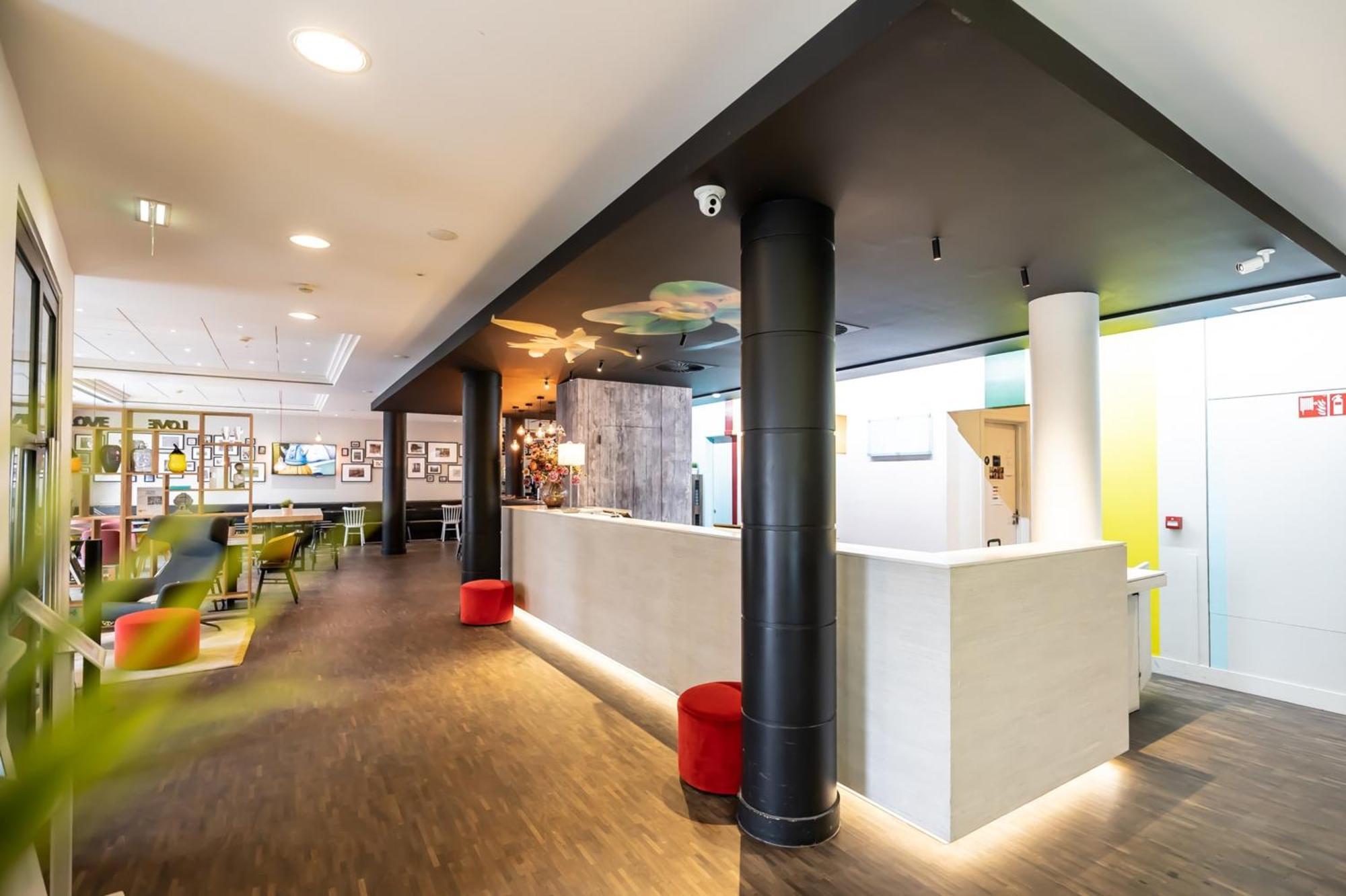 Holiday Inn Express Hasselt, An Ihg Hotel Екстер'єр фото