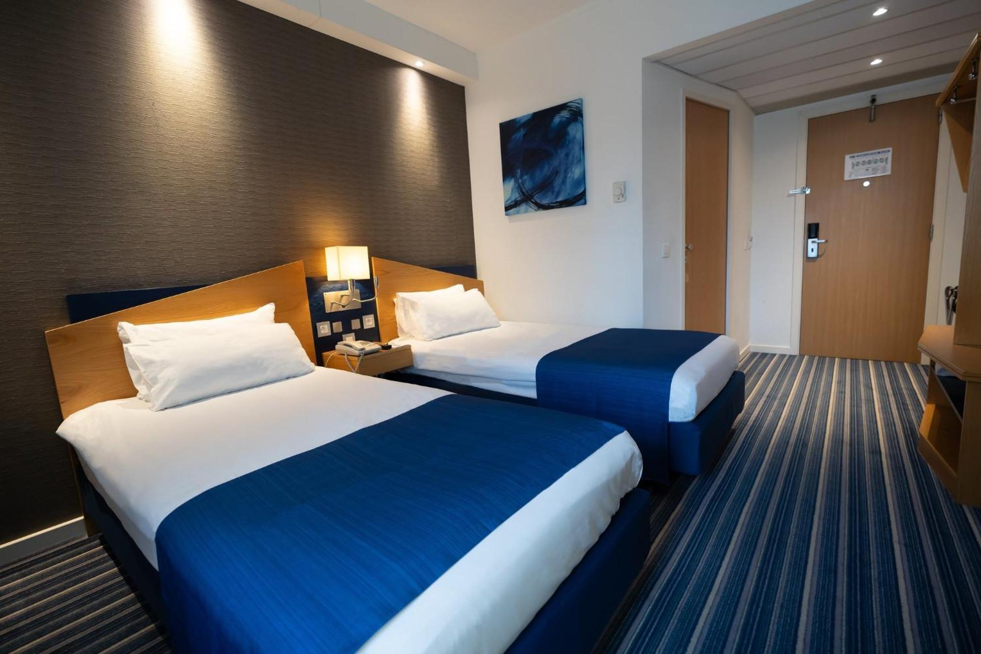 Holiday Inn Express Hasselt By Ihg Екстер'єр фото