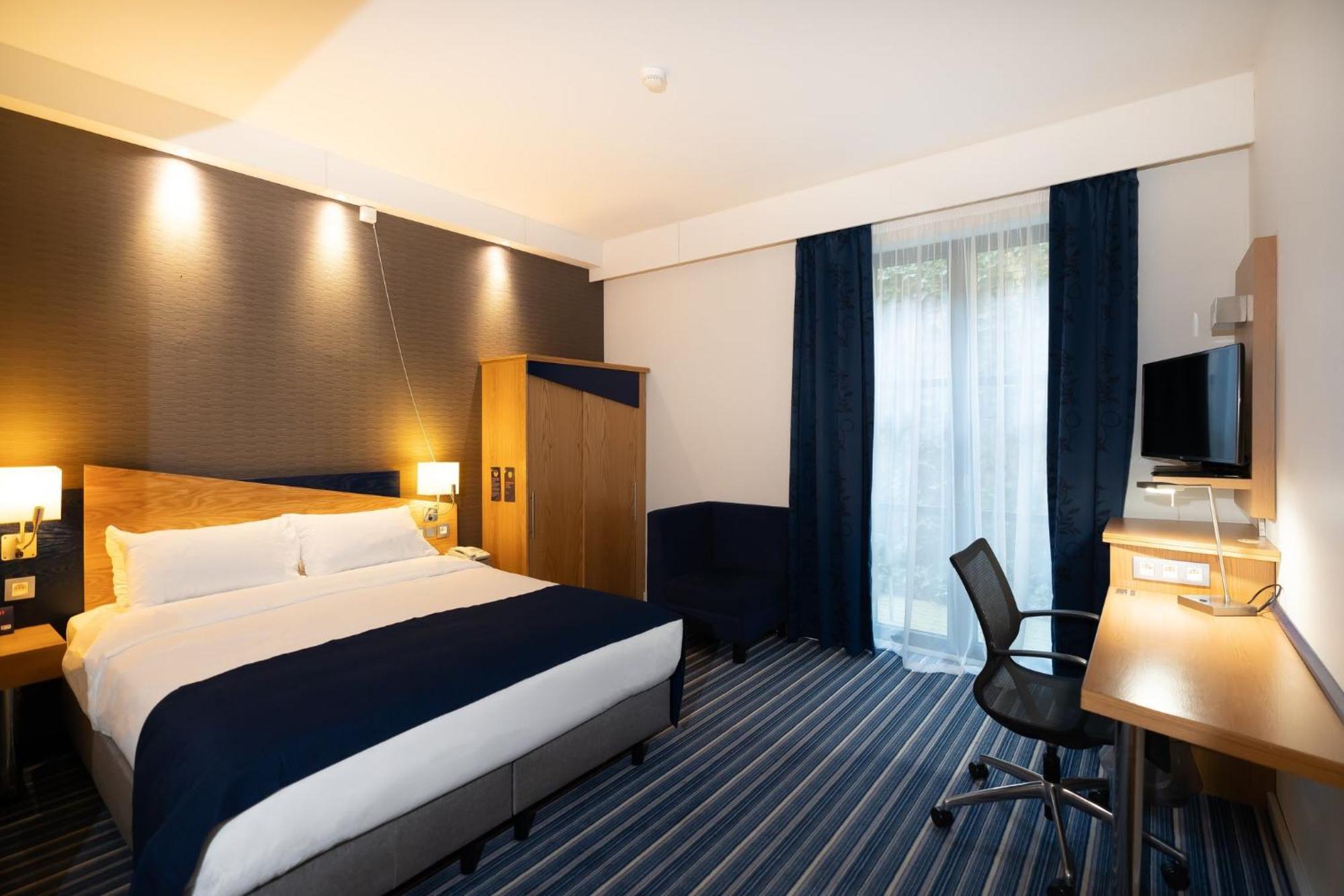 Holiday Inn Express Hasselt By Ihg Екстер'єр фото
