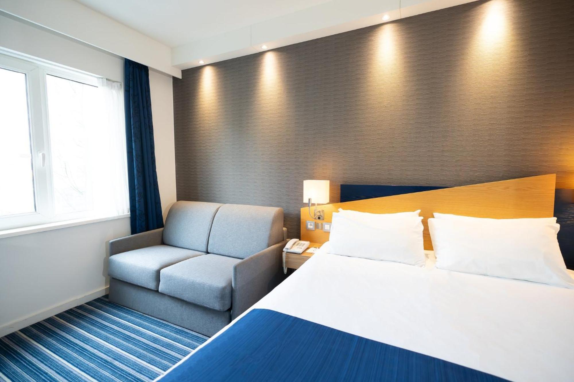 Holiday Inn Express Hasselt, An Ihg Hotel Екстер'єр фото