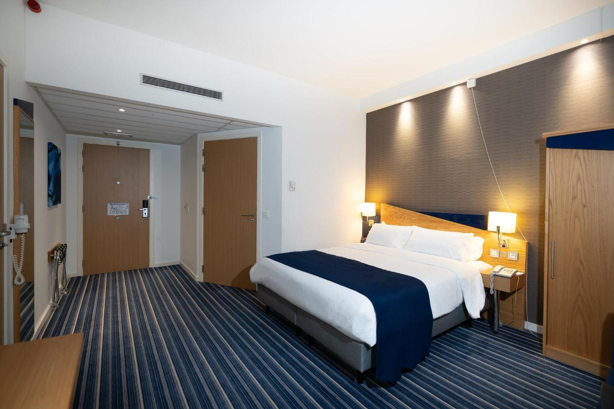 Holiday Inn Express Hasselt, An Ihg Hotel Екстер'єр фото